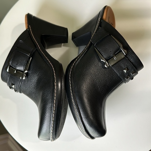 Sofft Leather Studded Buckle Clogs Black Slip on Block Heel Comfort - Picture 5 of 16